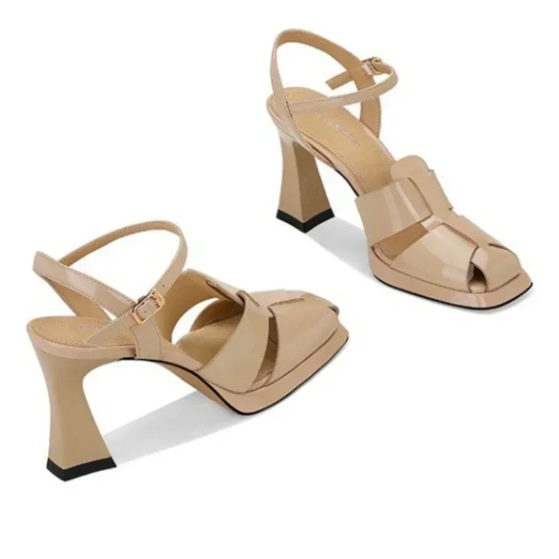 รองเท้าส้นสูงแบบรัดส้นผู้หญิง  - Leather Work Heels บทวิจารณ์และราคา